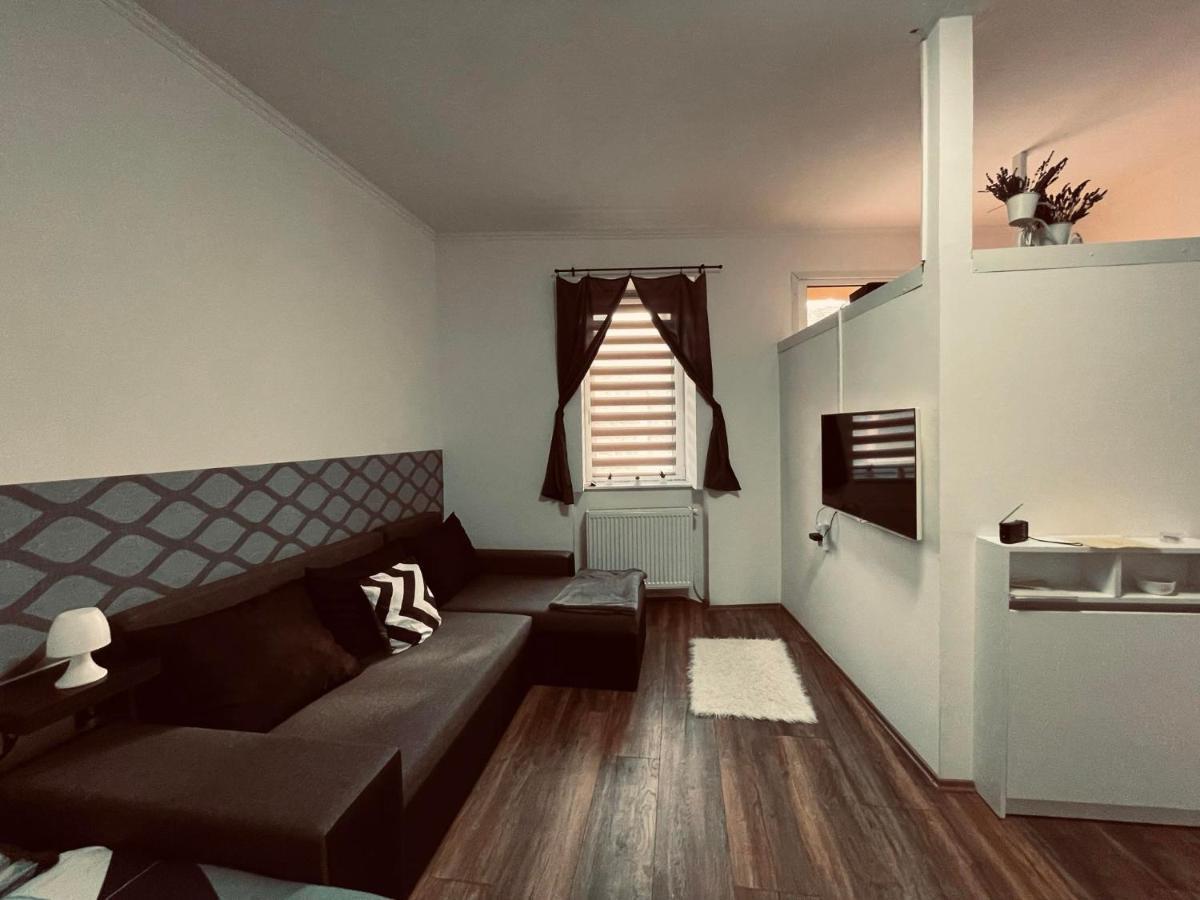 Mazli Vendeghaz Hotel Satoraljaujhely ภายนอก รูปภาพ
